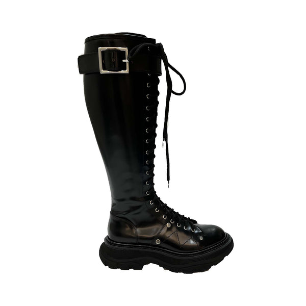 Alexander McQueen Tread lace Up Leather Boots | Designer code: 595466WHZ81 | Luxury Fashion Eshop | Miamaia.com