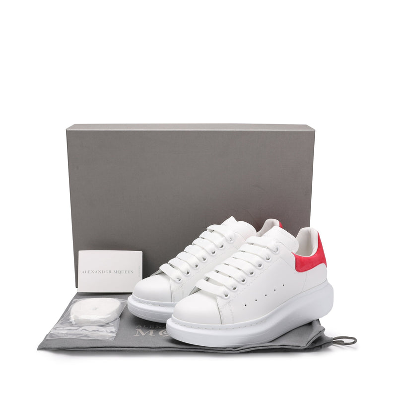 Alexander McQueen Oversized Sneakers | Designer code: 553770WHGP7 | Luxury Fashion Eshop | Miamaia.com