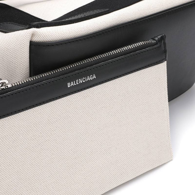 Balenciaga Cabas Tote Bag | Designer code: 339933AQ38N | Luxury Fashion Eshop | Miamaia.com