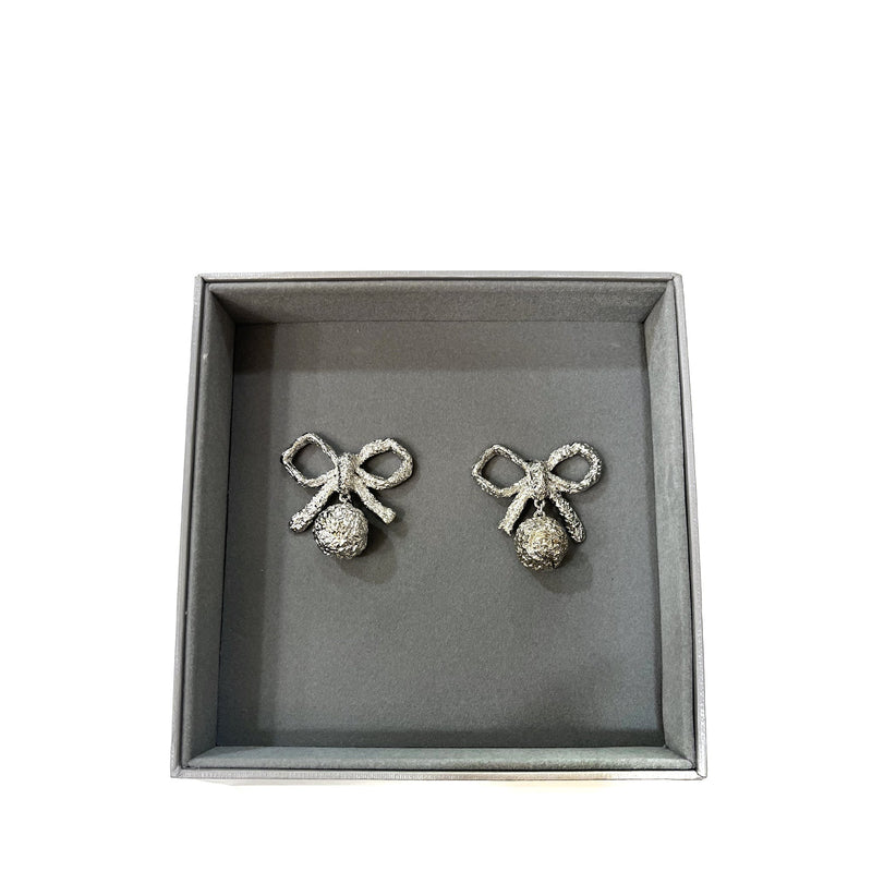 Balenciaga Textured Bow Knot Earrings | Designer code: 679588TZ16I | Luxury Fashion Eshop | Miamaia.com