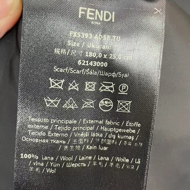 Fendi Reversible Padded Gilet Scarf | Designer code: FXS393ADSB | Luxury Fashion Eshop | Miamaia.com