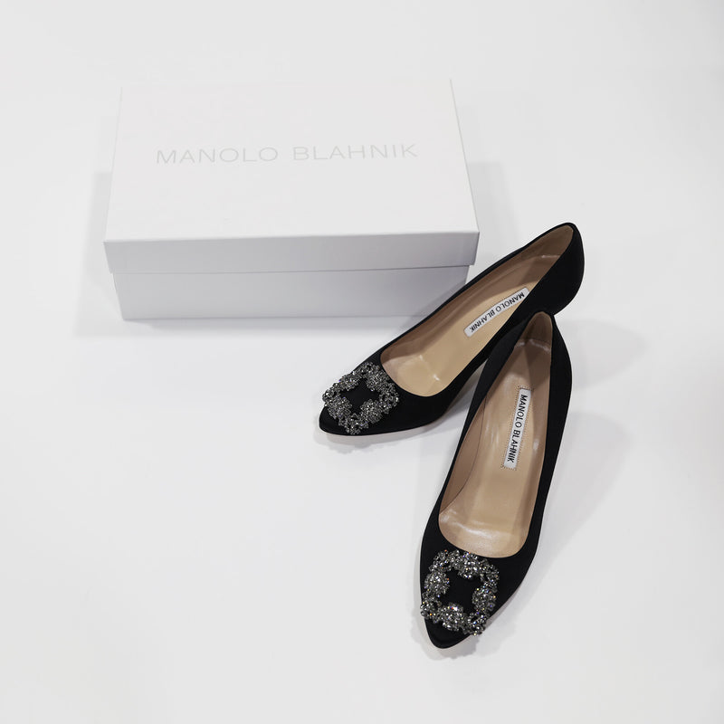 Manolo Blahnik Hangisi 70 Satin Jewel Buckle Pumps | Designer code: 9XX0662 | Luxury Fashion Eshop | Mia-Maia.com
